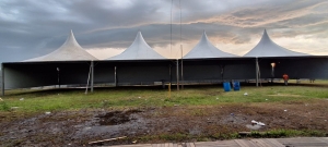 TENDA CHAPEU DE BRUXA 10X10 BRANCA