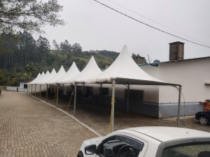 TENDA CHAPÉU DE BRUXA 5X5MTS BRANCA